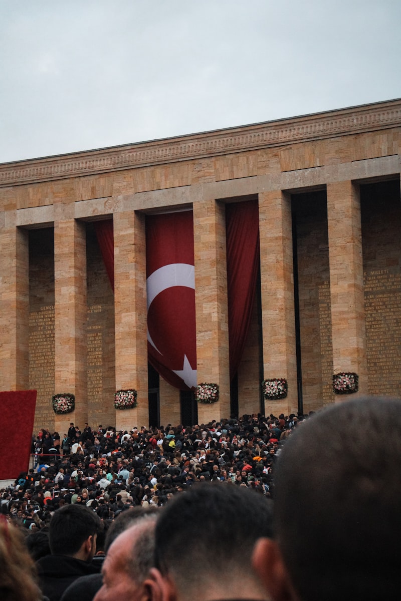 Askeri Denizaltı Ne Kadar Derine İnebilir?